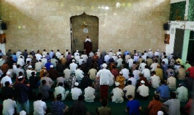 Di Kelantan, Muslim Yang Tidak Shalat Jumat Bisa Di Penjara