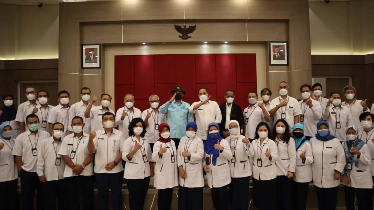 Wakil Menteri Pertanian RI, Harvick Hasnul Qolbi bersama para peneliti Pusat Sosial Ekonomi dan Kebijakan Pertanian (PSEKP) di Kota Bogor, Rabu (29/9).