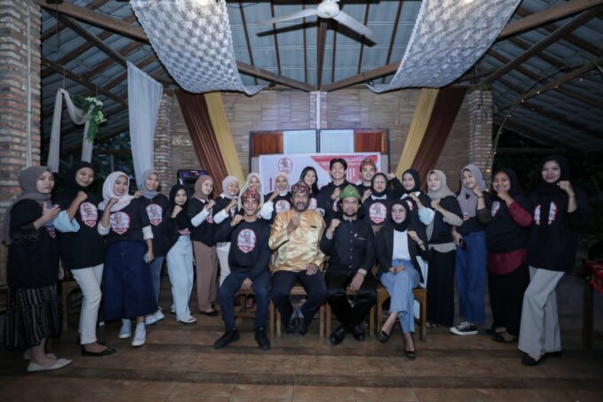 Pandawa Ganjar menggelar kegiatan diskusi publik bertema "Temu Seniman dan Budayawan Sriwijaya untuk Dukung Ganjar" di Palembang