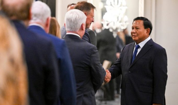 Presiden Prabowo dalam lawatannya ke Amerika Serikat, melakukan pertemuan dengan 25 Pengusaha (Foto: ANTARA) Presiden Prabowo dalam lawatannya ke Amerika Serikat, melakukan pertemuan dengan 25 Pengusaha (Foto: ANTARA)