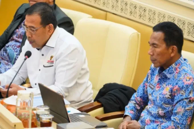 1000262941.jpg Ketua Ombudsman RI Mokhammad Najih (kiri) dalam Rapat Dengar Pendapat (RDP) dengan Komisi II DPR RI di Jakarta, Selasa (31/3/2026). ANTARA/HO-Ombudsman RI
