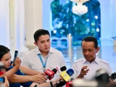 Menteri ESDM Bidik Pasokan Migas Rusia, Perkuat Ketahanan Energi Nasional Menteri ESDM Bahlil Lahadalia (kanan) didampingi Sekretaris Kabinet Teddy Indra Wijaya (kiri) menjawab pertanyaan pers di Kompleks Istana Kepresidenan, Jakarta, Kamis (16/4/2026). ANTARA/HO-Humas Kementerian ESDM