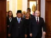 Indonesia Rencana Beli Minyak dari Rusia Presiden RI Prabowo Subianto (kiri) dan Presiden Rusia Vladimir Putin ketika berada Istana Kremlin, Moskow, Rusia, Senin (13/4/2026) (ANTARA/HO-Bakom RI)
