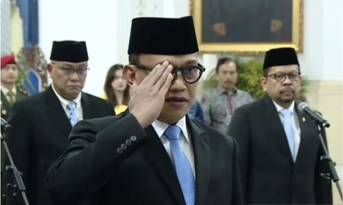 Screenshot 2026-04-27 at 3.45.58 PM Tangkapan layar - Abdul Kadir Karding dilantik sebagai Kepala Badan Karantina Indonesia (Barantin) di Istana Negara, Jakarta, Senin (27/4/2026). (ANTARA/YouTube Sekretariat Presiden)