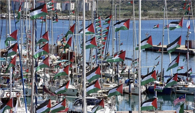 Screenshot 2026-05-18 at 8.01.55 PM Kapal-kapal dari "Global Sumud Flotilla 2026 Spring Mission," yang bertujuan untuk menembus blokade Israel di Gaza dan mengirimkan bantuan kemanusiaan, berangkat dari marina di Augusta di pulau Sisilia, Italia, pada 26 April 2026. Armada yang terdiri dari 65 kapal tersebut berlayar ke Laut Mediterania secara berurutan pada sore hari sesuai dengan urutan yang telah ditetapkan, dengan banyak bendera Palestina terlihat berkibar di tiang-tiang kapal. (ANTARA/Barış Seçkin - Anadolu Agency/pri.) (ANTARA/Barış Seçkin - Anadolu Agency/pri.)